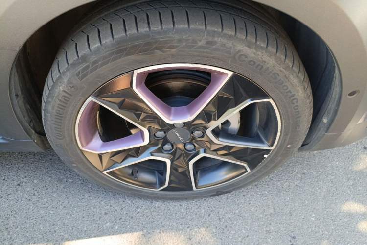 Used Lynk & Co 02 2019 High-Energy Edition 2.0T Automatic Two-Wheel Drive Shine Pro Edition China VI Standard Right Front Wheel Hub