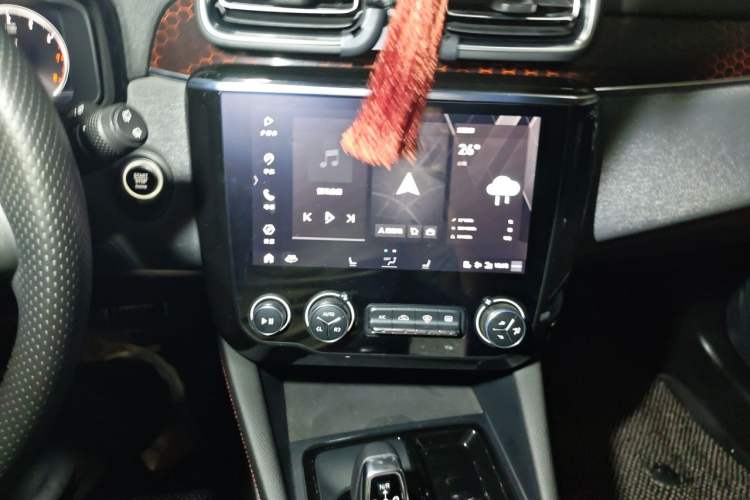 Used Lynk & Co 02 2019 1.5T DCT Two-Wheel Drive Pro Edition China VI Standard Audio And AC Panel