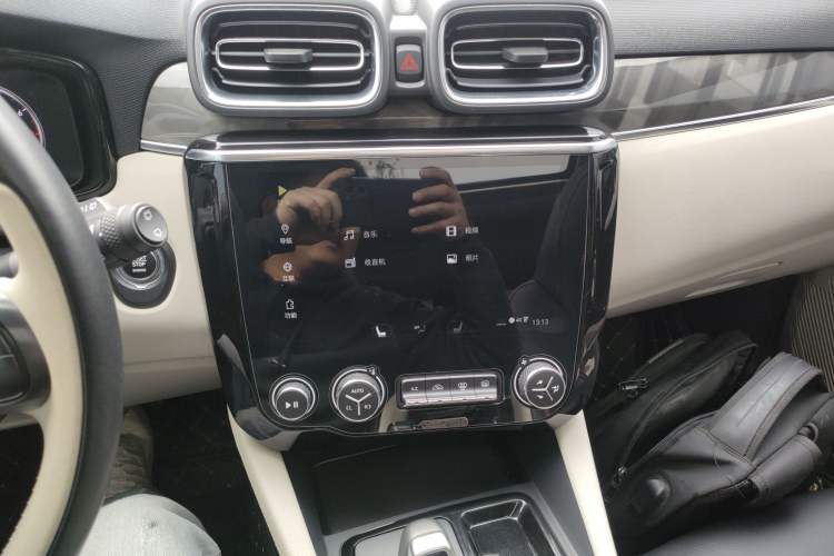 Used Lynk & Co 02 2019 High-Energy Edition 2.0T Automatic Two-Wheel Drive Zhaoban Model China VI Standard Audio And AC Panel