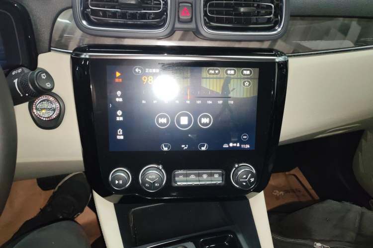 Used Lynk & Co 02 2019 1.5T DCT Two-Wheel Drive Zhaoban Version China VI Standard Audio And AC Panel