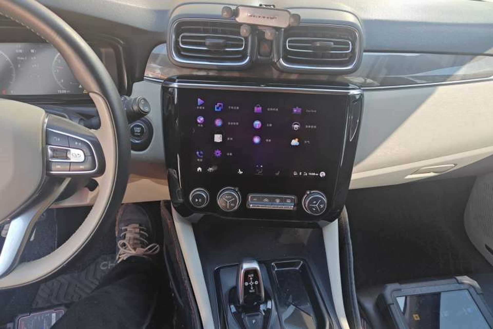 Used Lynk & Co 02 2019 High-Energy Edition 2.0T Automatic Two-Wheel Drive Shine Pro Edition China VI Standard Audio And AC Panel