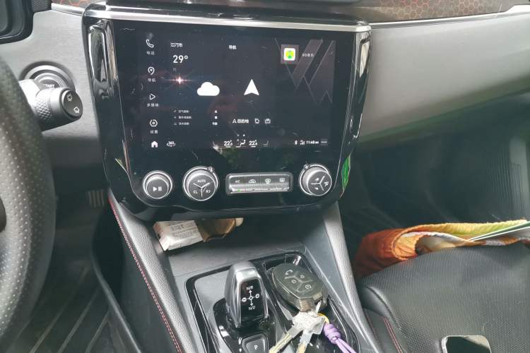 Used Lynk & Co 02 2019 1.5T DCT Two-Wheel Drive Pro Edition China VI Standard Audio And AC Panel