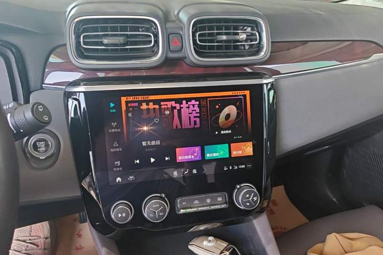 Used Lynk & Co 02 2019 High-Energy Edition 2.0T Automatic Two-Wheel Drive Shine Pro Edition China VI Standard Audio And AC Panel
