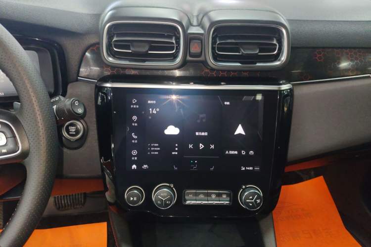 Used Lynk & Co 02 2019 1.5T DCT Two-Wheel Drive Pro Edition China VI Standard Audio And AC Panel