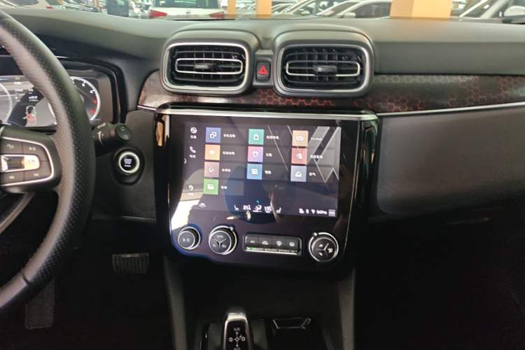Used Lynk & Co 02 2019 High-Energy Edition 2.0T Automatic Two-Wheel Drive Pro Version China VI Standard Audio And AC Panel