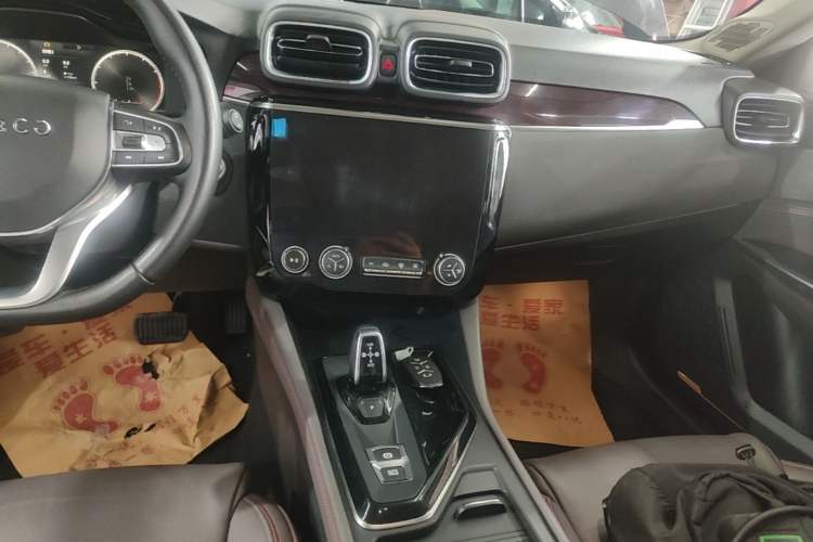 Used Lynk & Co 02 2019 High-Energy Edition 2.0T Automatic Two-Wheel Drive Shine Pro Edition China VI Standard Audio And AC Panel