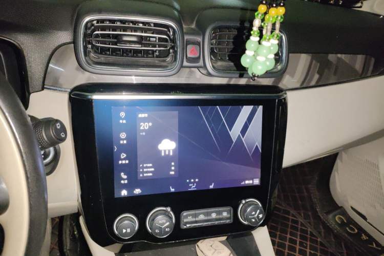 Used Lynk & Co 02 2019 1.5T DCT Two-Wheel Drive Shine Pro Edition China VI Standard Audio And AC Panel