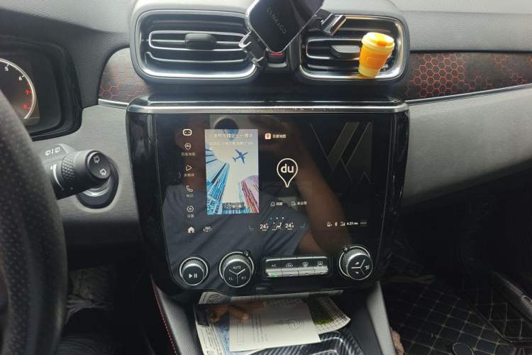 Used Lynk & Co 02 2019 1.5T DCT Two-Wheel Drive Pro Edition China VI Standard Audio And AC Panel