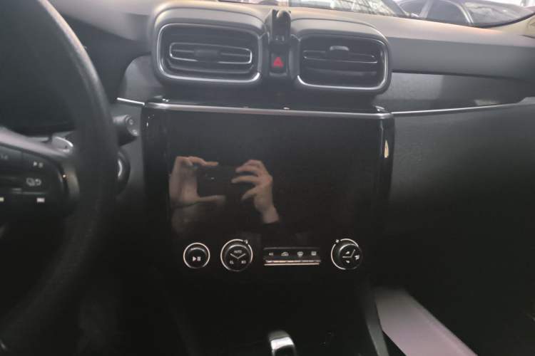 Used Lynk & Co 02 2019 High-Energy Edition 2.0T Automatic Two-Wheel Drive Rugged Version China VI Standard Audio And AC Panel