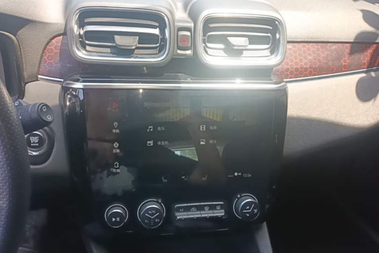 Used Lynk & Co 02 2019 1.5T DCT Two-Wheel Drive Sporty Version China VI Standard Audio And AC Panel