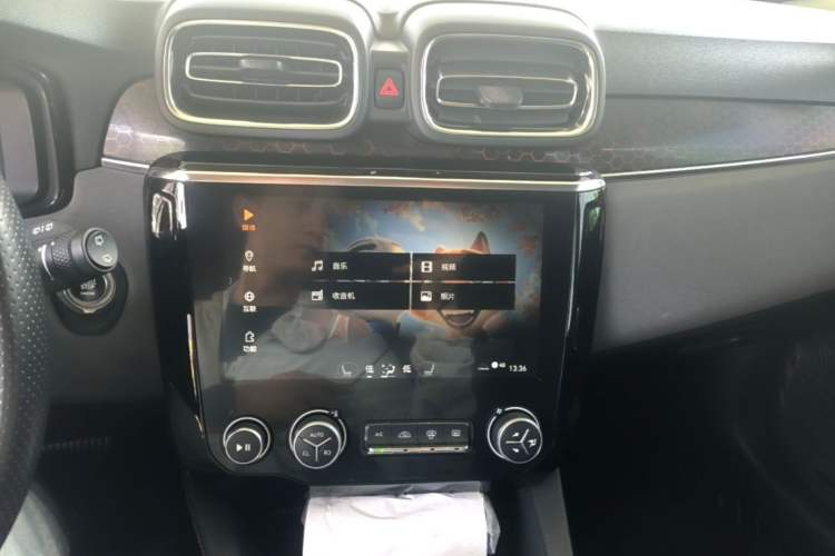Used Lynk & Co 02 2019 1.5T DCT Two-Wheel Drive Sporty Version China VI Standard Audio And AC Panel