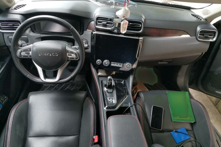 Used Lynk & Co 02 2019 1.5T DCT Two-Wheel Drive Pro Edition China VI Standard Center Console