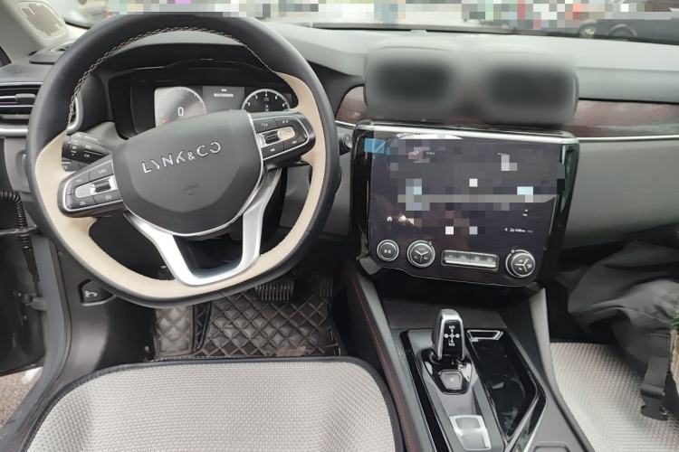 Used Lynk & Co 02 2019 1.5T DCT Two-Wheel Drive Pro Edition China VI Standard Center Console