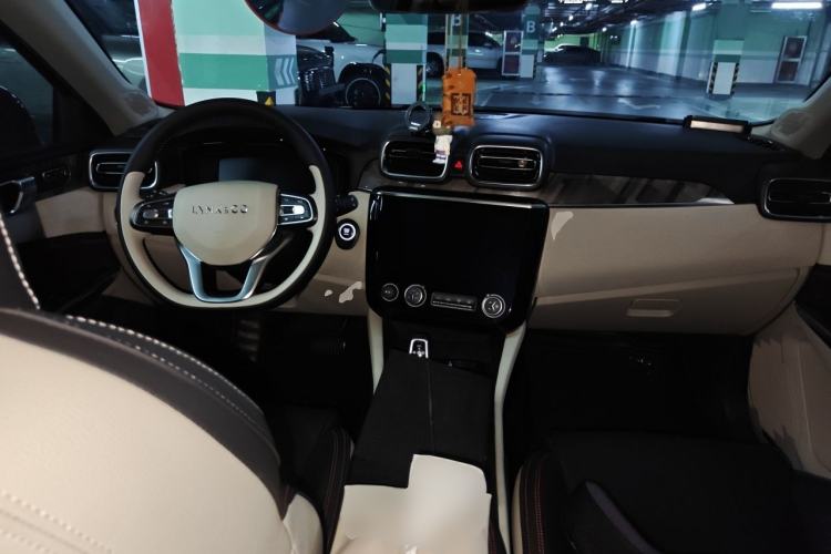 Used Lynk & Co 02 2019 High-Energy Edition 2.0T Automatic Two-Wheel Drive Shine Pro Edition China VI Standard Center Console