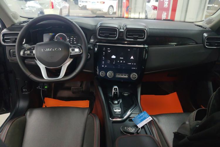 Used Lynk & Co 02 2019 1.5T DCT Two-Wheel Drive Pro Edition China VI Standard Center Console
