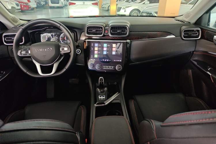 Used Lynk & Co 02 2019 High-Energy Edition 2.0T Automatic Two-Wheel Drive Pro Version China VI Standard Center Console