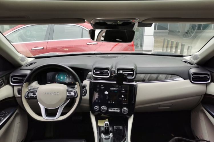 Used Lynk & Co 02 2019 1.5T DCT Two-Wheel Drive Zhaoban Version China VI Standard Center Console