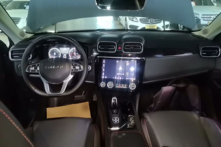 Used Lynk & Co 02 2019 High-Energy Edition 2.0T Automatic Two-Wheel Drive Pro Version China VI Standard Center Console