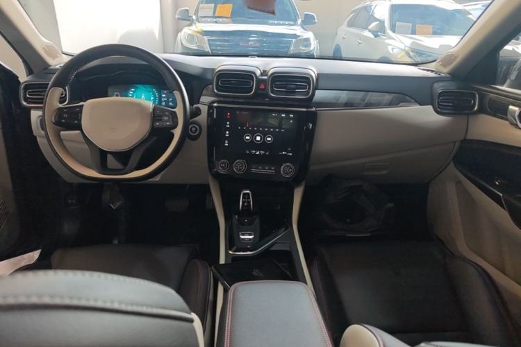 Used Lynk & Co 02 2019 1.5T DCT Two-Wheel Drive Zhaoban Version China VI Standard Center Console