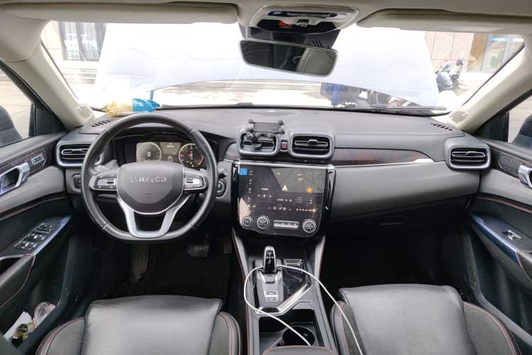 Used Lynk & Co 02 2019 1.5T DCT Two-Wheel Drive Pro Edition China VI Standard Center Console