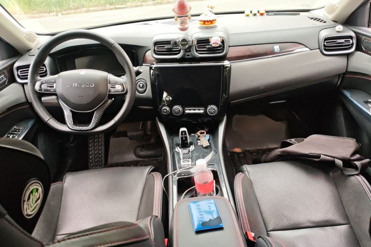 Used Lynk & Co 02 2019 High-Energy Edition 2.0T Automatic Two-Wheel Drive Pro Version China VI Standard Center Console