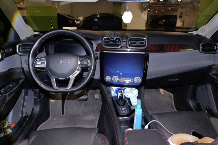 Used Lynk & Co 02 2019 1.5T DCT Two-Wheel Drive Pro Edition China VI Standard Center Console