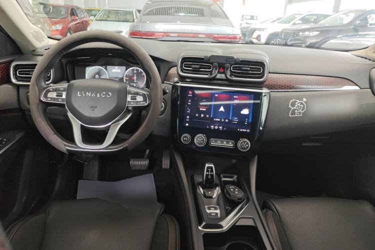 Used Lynk & Co 02 2019 1.5T DCT Two-Wheel Drive Pro Edition China VI Standard Center Console