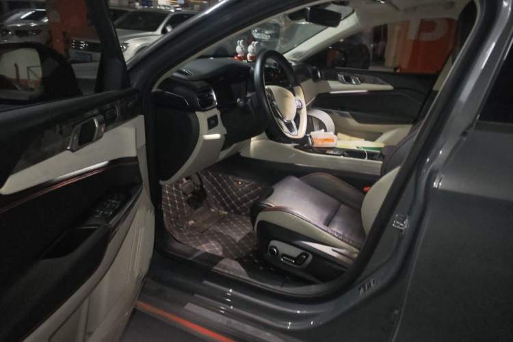 Used Lynk & Co 02 2019 High-Energy Edition 2.0T Automatic Two-Wheel Drive Shine Pro Edition China VI Standard Driver Seat