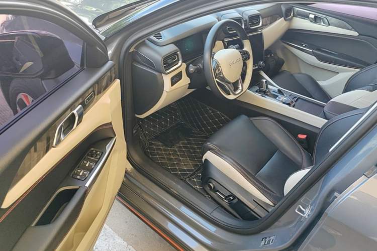 Used Lynk & Co 02 2019 High-Energy Edition 2.0T Automatic Two-Wheel Drive Shine Pro Edition China VI Standard Driver Seat