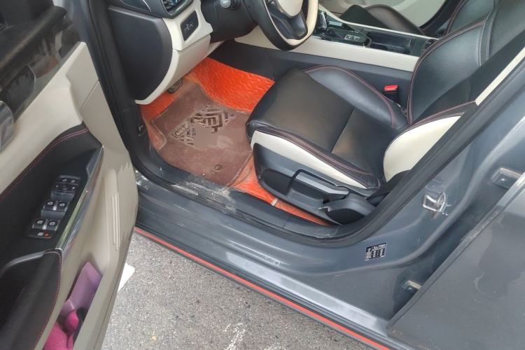 Used Lynk & Co 02 2019 1.5T DCT Two-Wheel Drive Zhaoban Version China VI Standard Driver Seat