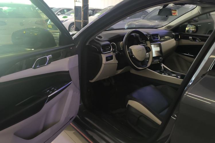Used Lynk & Co 02 2019 1.5T DCT Two-Wheel Drive Zhaoban Version China VI Standard Driver Seat