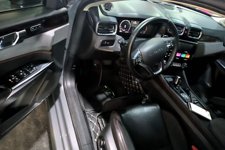 Used Lynk & Co 02 2019 1.5T DCT Two-Wheel Drive Pro Edition China VI Standard Driver Seat
