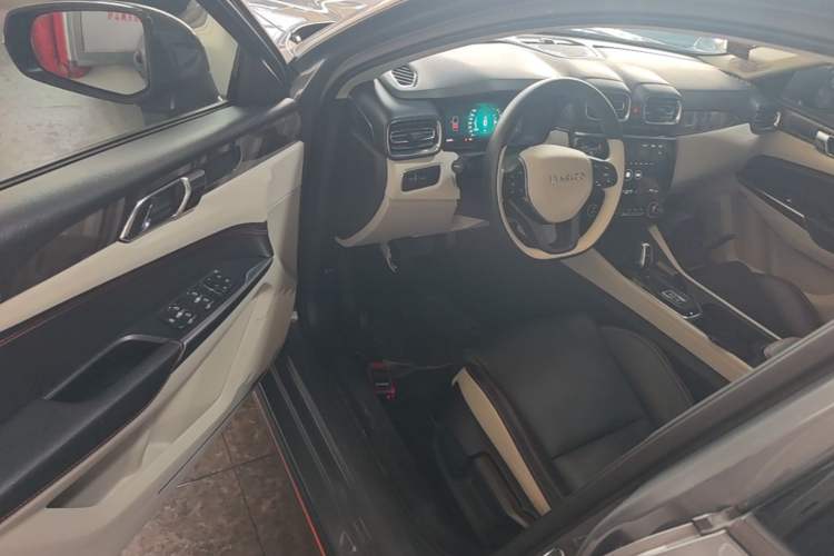 Used Lynk & Co 02 2019 1.5T DCT Two-Wheel Drive Zhaoban Version China VI Standard Driver Seat