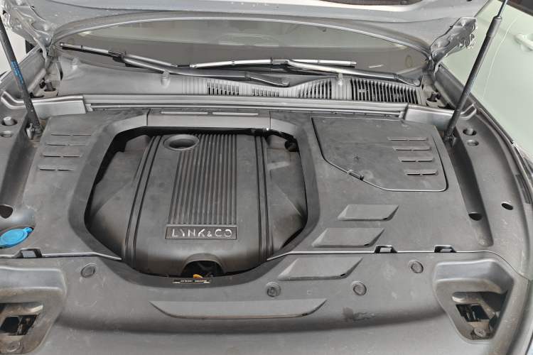 Used Lynk & Co 02 2019 1.5T DCT Two-Wheel Drive Shine Pro Edition China VI Standard Engine Bay