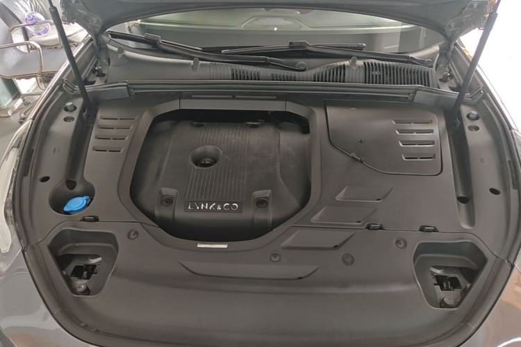 Used Lynk & Co 02 2019 High-Energy Edition 2.0T Automatic Two-Wheel Drive Pro Version China VI Standard Engine Bay