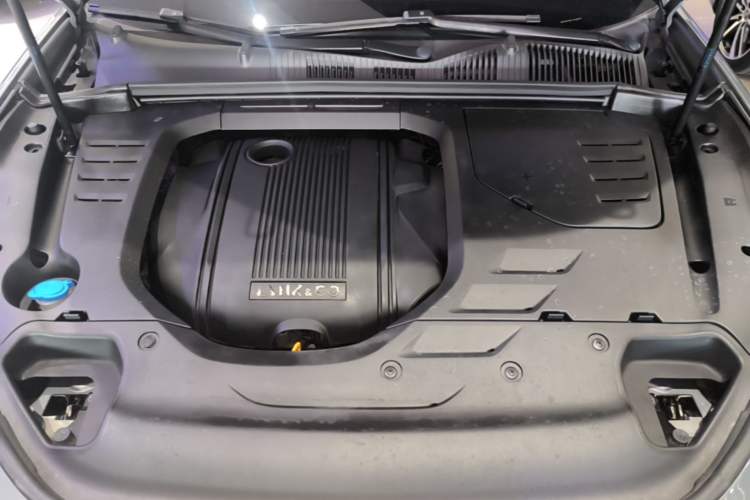 Used Lynk & Co 02 2019 1.5T DCT Two-Wheel Drive Zhaoban Version China VI Standard Engine Bay