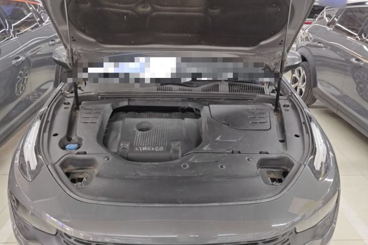 Used Lynk & Co 02 2019 High-Energy Edition 2.0T Automatic Two-Wheel Drive Rugged Version China VI Standard Engine Bay