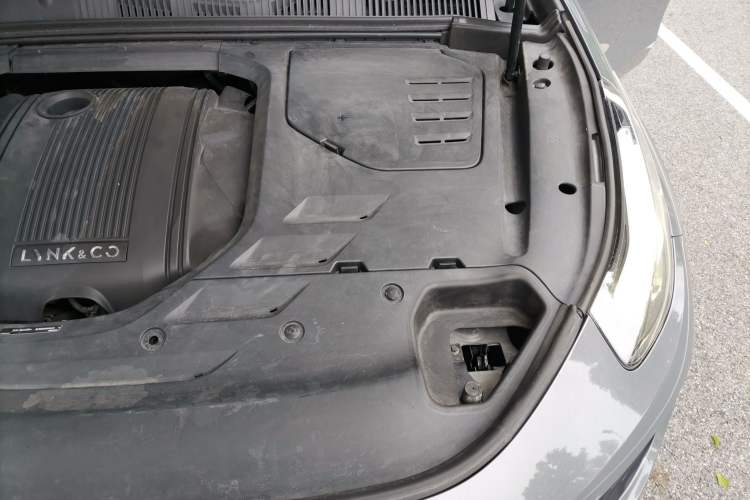 Used Lynk & Co 02 2019 1.5T DCT Two-Wheel Drive Pro Edition China VI Standard Engine Bay Left