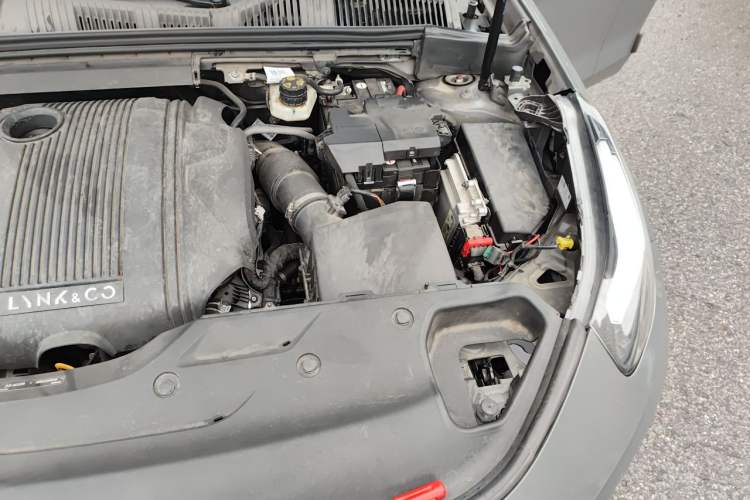 Used Lynk & Co 02 2019 1.5T DCT Two-Wheel Drive Pro Edition China VI Standard Engine Bay Left