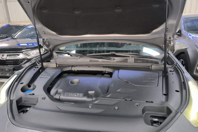 Used Lynk & Co 02 2019 High-Energy Edition 2.0T Automatic Two-Wheel Drive Rugged Version China VI Standard Engine Bay