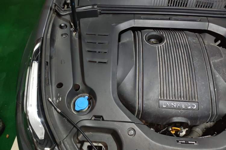 Used Lynk & Co 02 2019 1.5T DCT Two-Wheel Drive Pro Edition China VI Standard Engine Bay Right