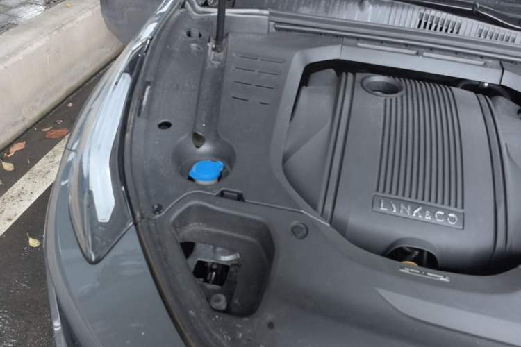 Used Lynk & Co 02 2019 1.5T DCT Two-Wheel Drive Sporty Version China VI Standard Engine Bay Right