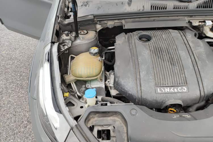 Used Lynk & Co 02 2019 1.5T DCT Two-Wheel Drive Pro Edition China VI Standard Engine Bay Right