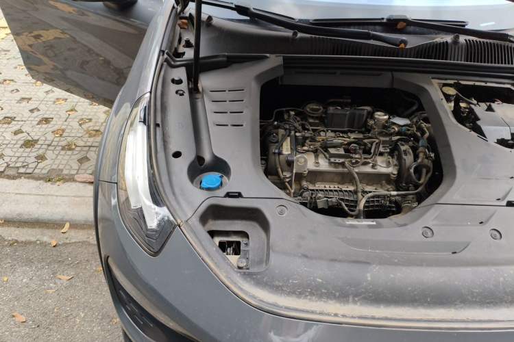 Used Lynk & Co 02 2019 1.5T DCT Two-Wheel Drive Pro Edition China VI Standard Engine Bay Right