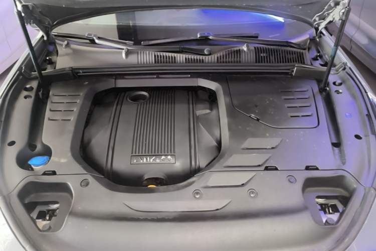 Used Lynk & Co 02 2019 1.5T DCT Two-Wheel Drive Zhaoban Version China VI Standard Engine Bay
