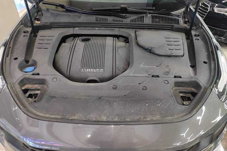 Used Lynk & Co 02 2019 1.5T DCT Two-Wheel Drive Shine Pro Edition China VI Standard Engine Bay
