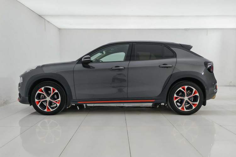 Used Lynk & Co 02 2019 1.5T DCT Two-Wheel Drive Shine Pro Edition China VI Standard Exterior 3