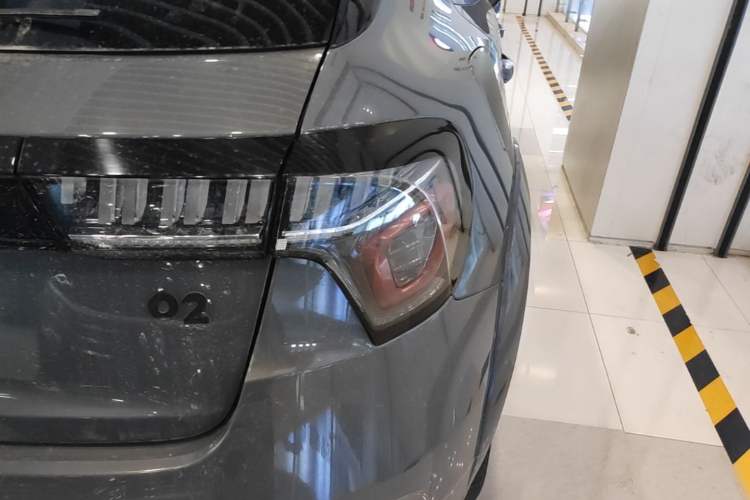 Used Lynk & Co 02 2019 1.5T DCT Two-Wheel Drive Shine Pro Edition China VI Standard Exterior 3