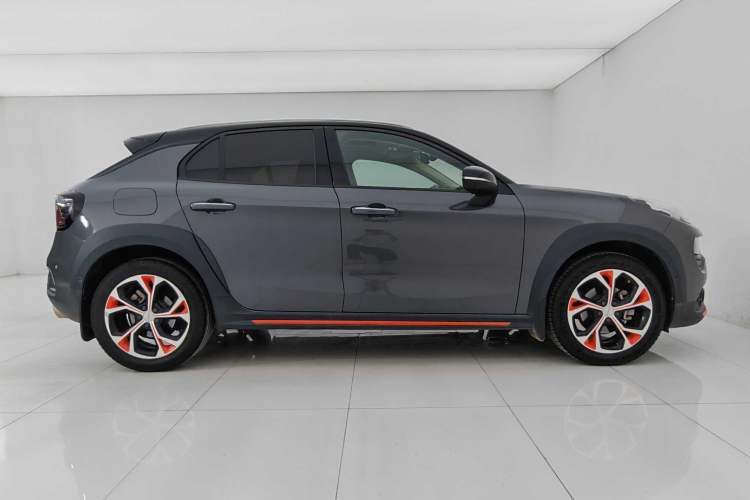 Used Lynk & Co 02 2019 1.5T DCT Two-Wheel Drive Shine Pro Edition China VI Standard Exterior 4