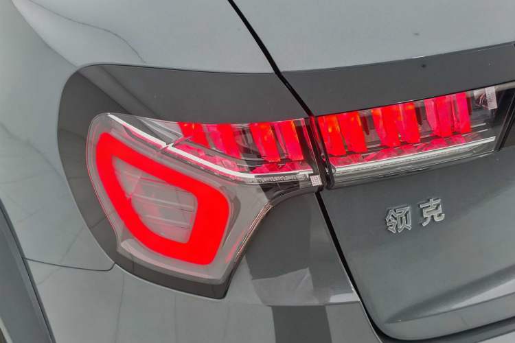 Used Lynk & Co 02 2019 1.5T DCT Two-Wheel Drive Shine Pro Edition China VI Standard Exterior 9